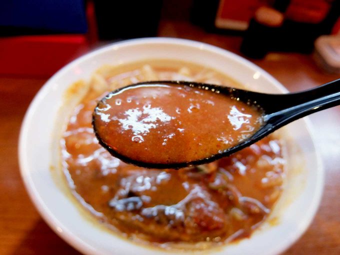 ひるドラ 鶴橋店 辛口炙り肉ソバ「味噌」スープ